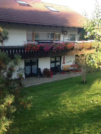 Hausansicht Südseite unten Ferienwohung Terrasse