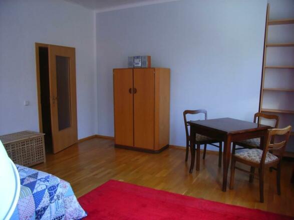 SW-Zimmer: Kleiderschrank