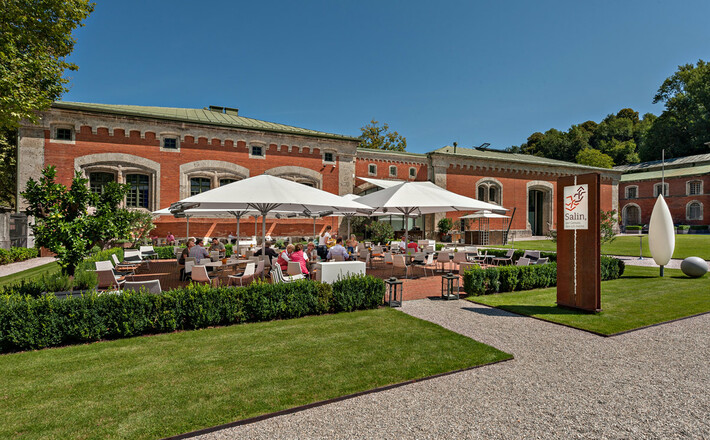 Die schöne Sonnenterrasse vor der Alten Saline