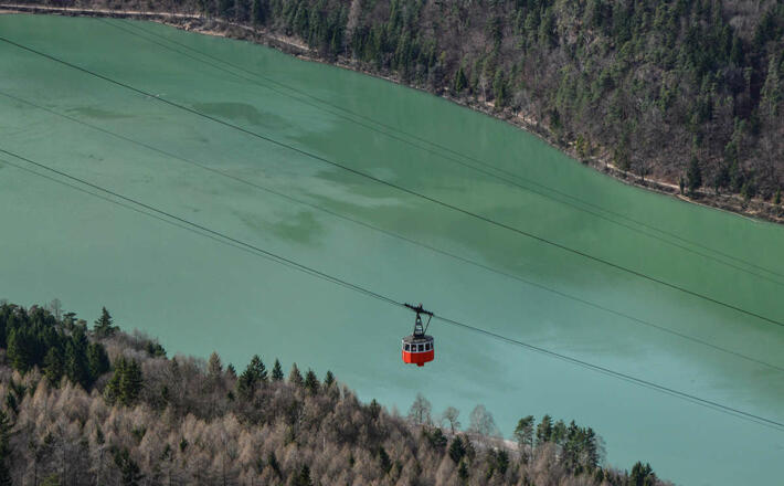 Die Predigtstuhlbahn über dem Saalachsee