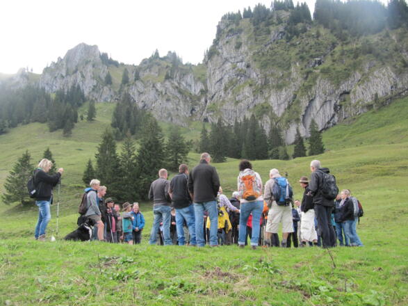 Unterwegs mit Wanderführer Edi bei der Viehscheid Infotour in Obermaiselstein