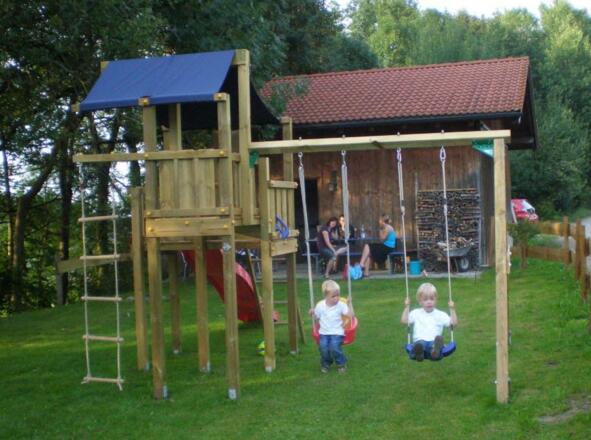 Grillplatz mit Spielplatz