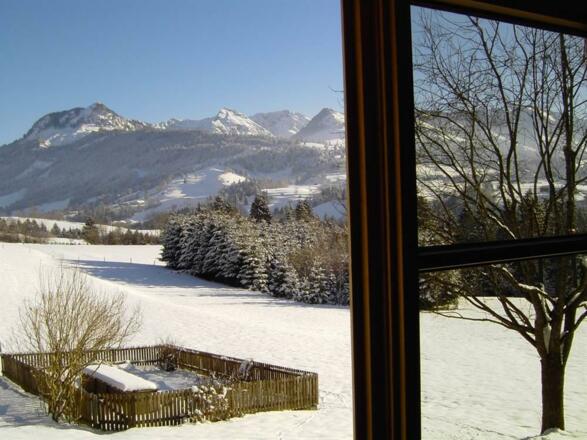 Blick aus der Stube zum Imberger Horn und Daumen