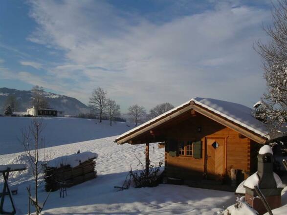 Gartenhaus im Winter