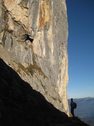 Beim Abstieg durchs Mittagsloch, unterhalb der Südwände