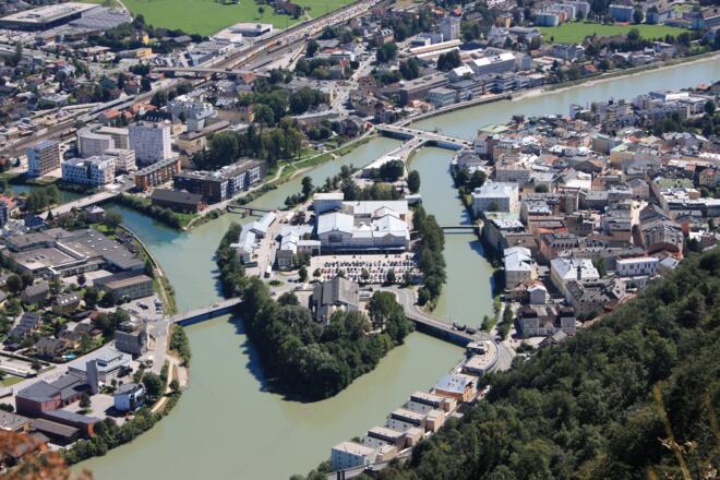 Ausblick vom Kleinen Barmstein auf die Pernerinsel in Hallein