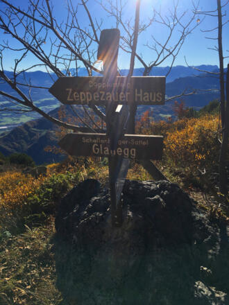 Wegweiser über Dopplersteig 