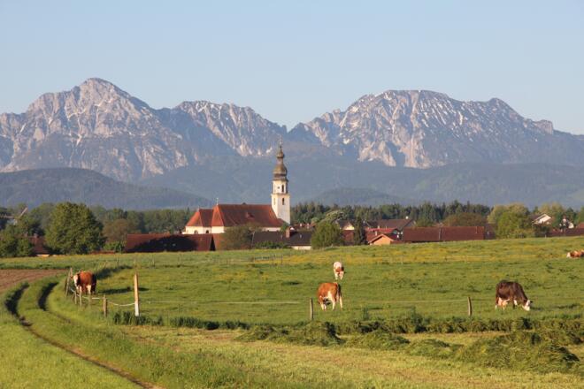 &quot;Klausweiweg&quot; mit herrlichem Bergpanorama auf Staufen und Zwiesel