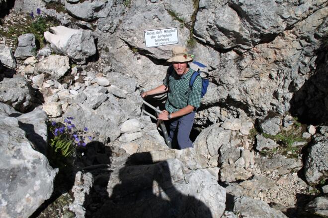 Oberer Eingang ins Mittagsloch