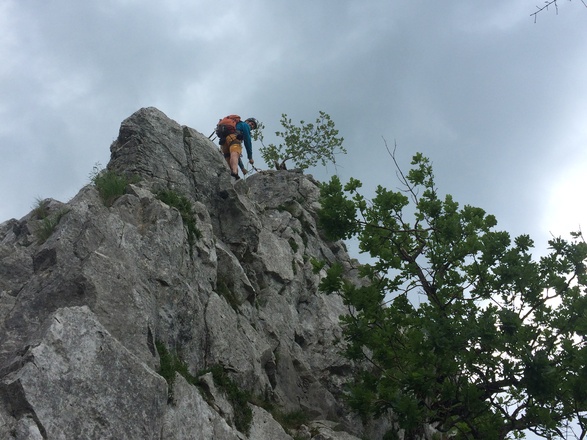 die Abseilstelle nach der 1. Seillänge