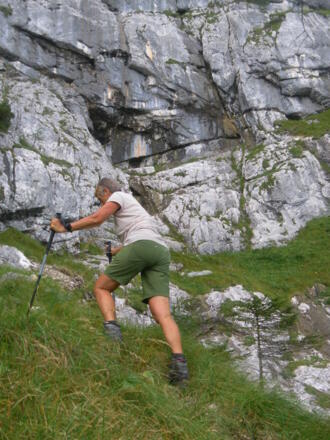 kaum erkennbare Pfadspuren