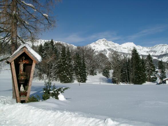 Feldkreuz mit Lattenberg
