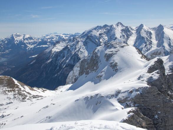 Blick vom Großen Häuselhorn zum Wagendrischelhorn und dahinter die &quot;Hochkaltertäler&quot;