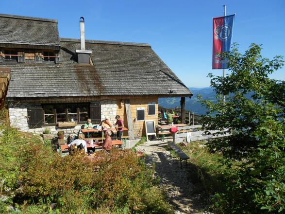 Die Toni-Lenz-Hütte, gerade recht für eine Einkehr