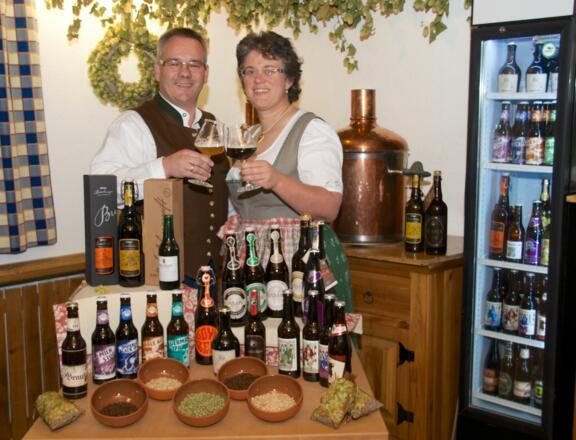 Die Biersommeliers Manuela und Wolfgang führen den Gasthof