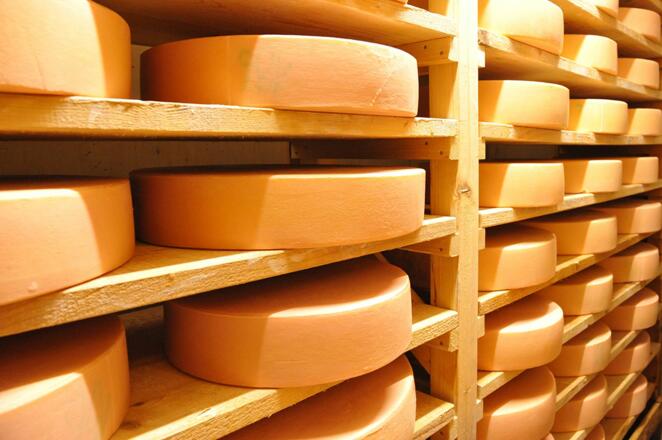 Vom Sennalpbergkäse bis hin zum Kräuterkäse gibt es in der Alten Sennerei alles.