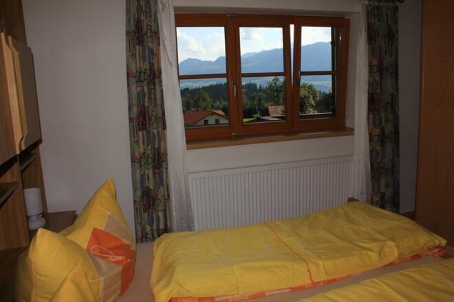 Blick vom Bett in die Berge