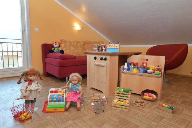 "kleine Ahornsuite" Kaufmannsladen im Wohnzimmer