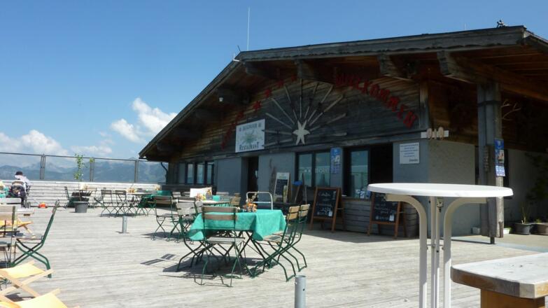 Direkt an der Mittelstation der Hörnerbahn gelegen