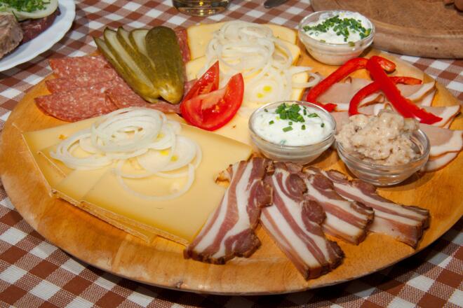 Mmmh, so muss eine echte Bergler-Brotzeit aussehen und schmecken
