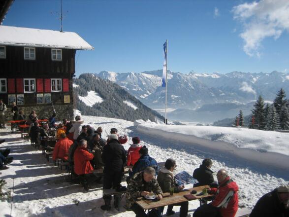 Ein lohnendes Ziel für Winterwanderer und Schneeschuh-Geher