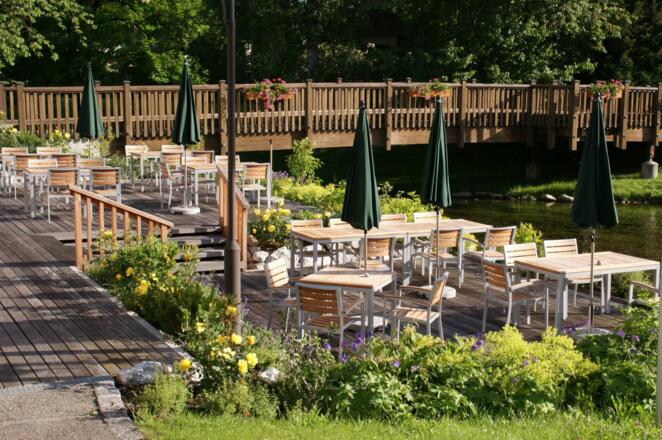 Außenterrasse am Restaurant Fiskina