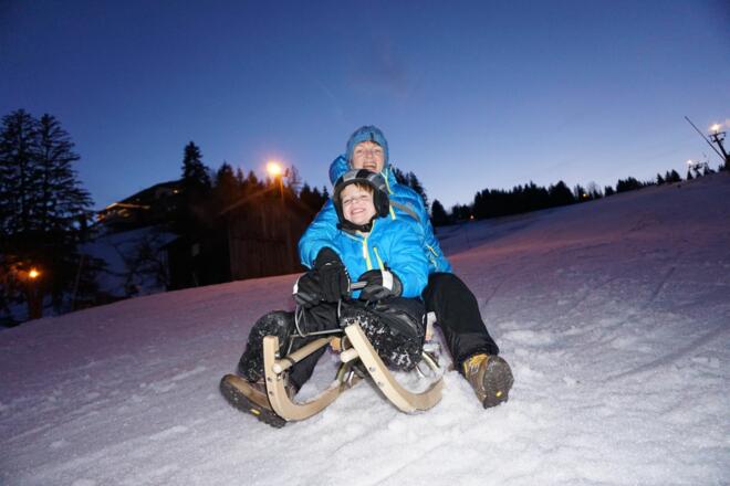 Abendrodeln bei Flutlicht am Stinesser