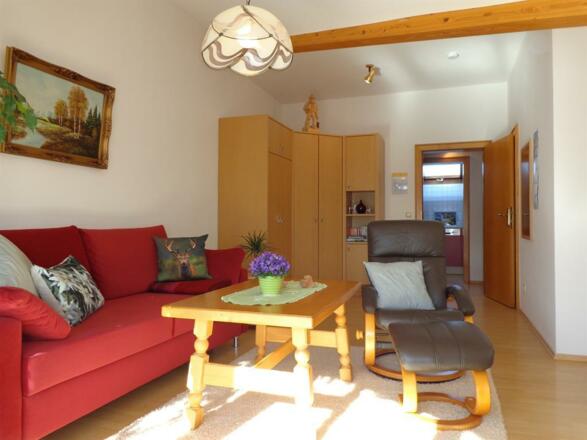 Wohnraum mit Blick zur Küche