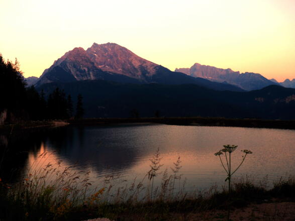 Speichersee 1120m mit Watzmann am Morgen