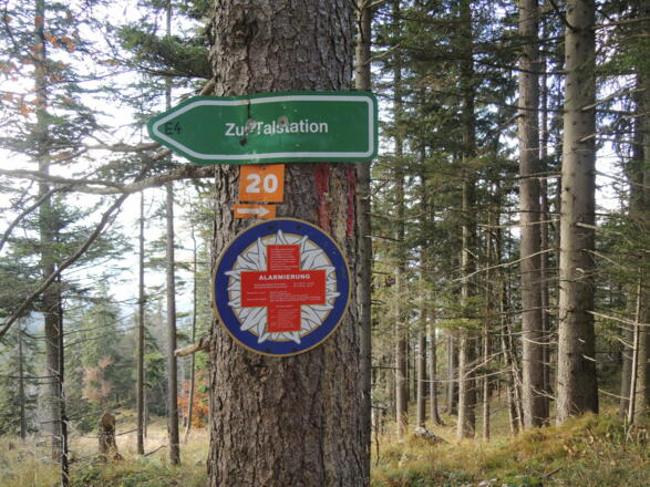 Wegbeschilderung am Abzweig