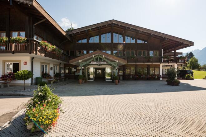 Haupteingang Haus des Gastes Obermaiselstein