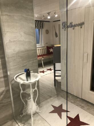 E26EE500-84BC-4F88-9E33-C10E7177E1FF