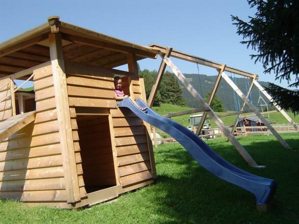 Spielplatz auf unserem Hof 4