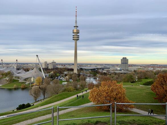 Olympiaberg mit Aussicht über den Olympiapark