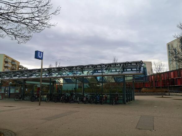 U-Bahnhof Dülferstraße, Start- und Endpunkt der Tour 