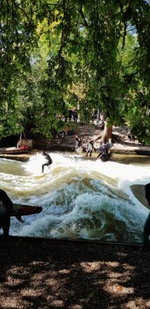 Eisbachwelle Surfer Sommer