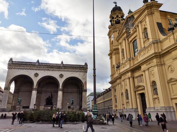 Feldherrenhalle und Theatinerkirche