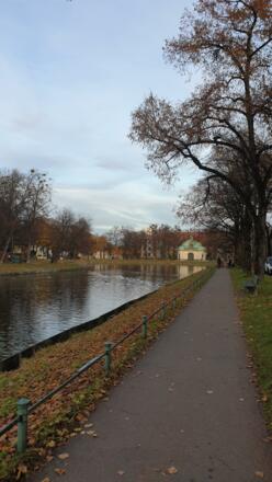 Schlosskanal mit Hubertusbrunnen 