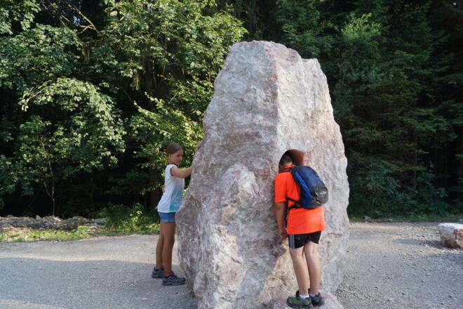 Summstein am Erlebnisrastplatz