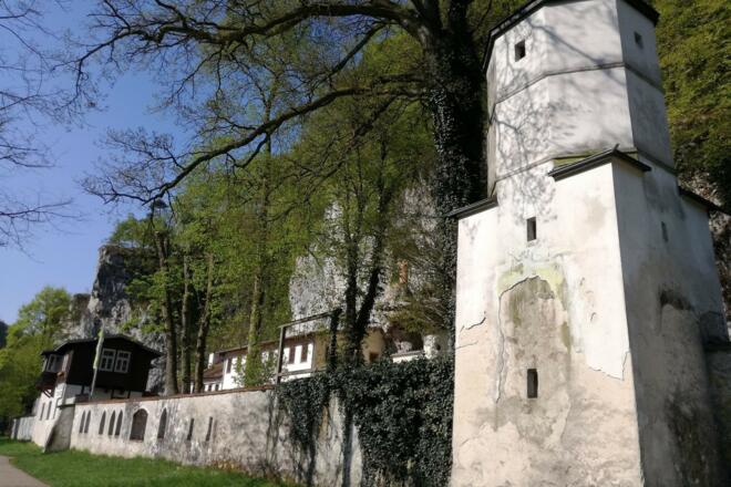 Donauroute - Einsiedelei Klösterl zwischen Kelheim und Kloster Weltenburg