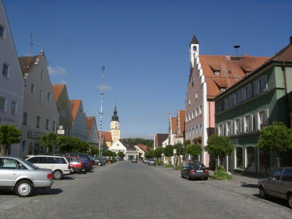 Langquaid mit historischem Marktplatz