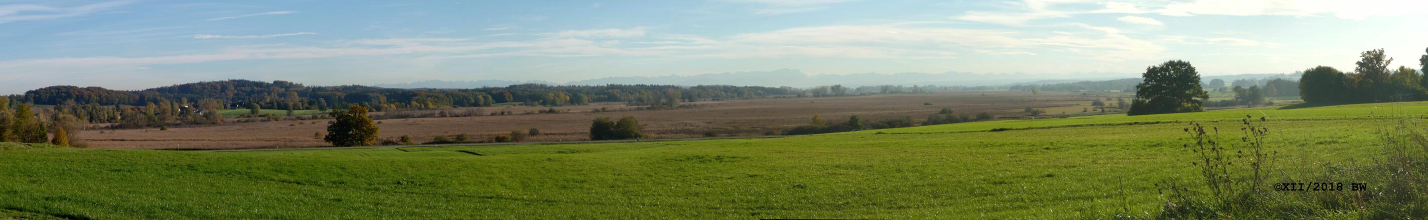 Panoramablick über das Ampermoos vom weg südlich der Bahn