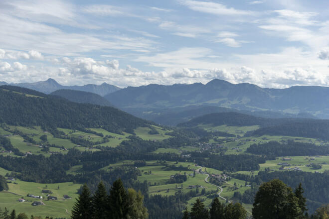 Ausblick von Sulzberg Richtung Hittisau (c) Martin Vogel / Vorarlberg Tourismus