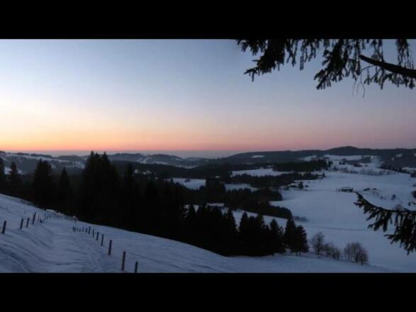 Oberhalb der Ortschaft Aigis - Rückblick auf die Tour