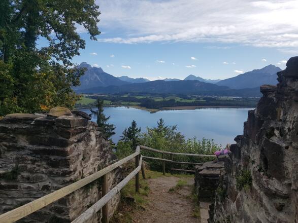 Ausblick auf den Hopfensee von der Burgruine Hopfen