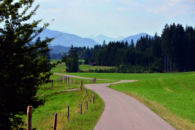 Radweg auf dem 4. Abschnitt der Schlossparkradrunde