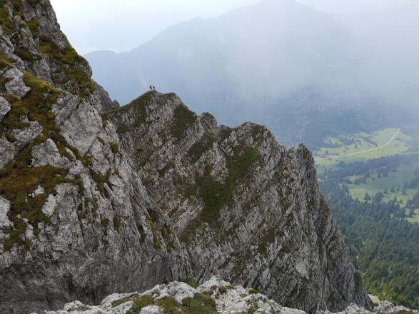 Blick auf die Kemptner Kante vom N-Gipfel des Aggensteins.