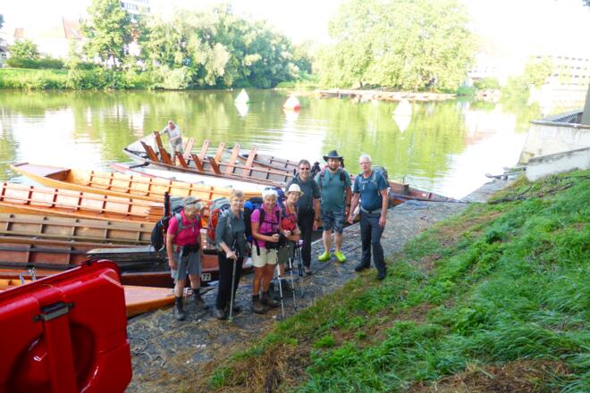 Bei den Stocherkänen in Tübingen am Neckar starten wir.
