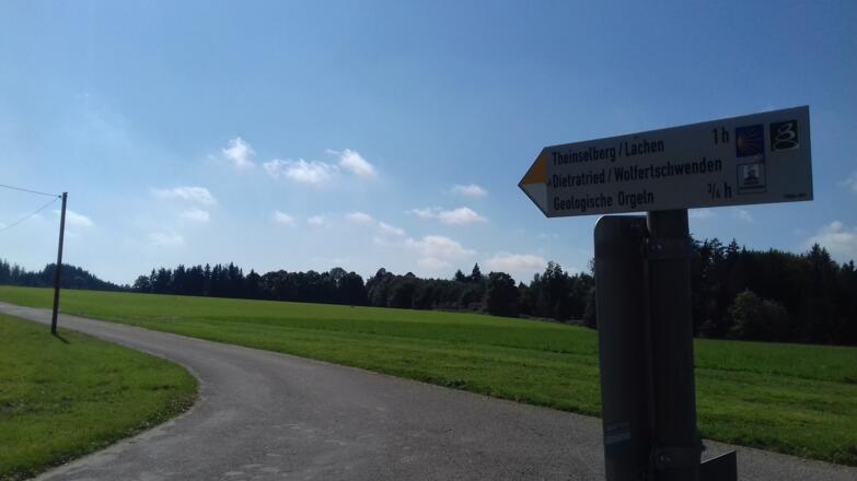 Wegweiser zu den Geologischen Orgeln