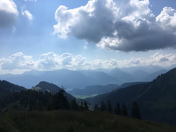 Aussicht vom Ochsenkopf Richtung Bergstation der Hörnerbahn